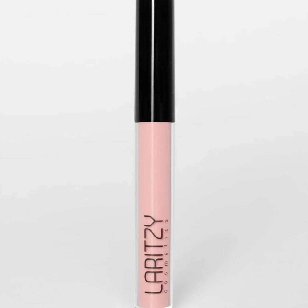 Laritzy Lip Gloss in Verdict
